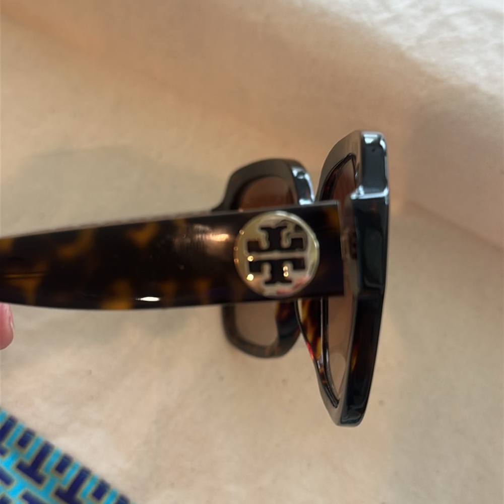Tory Burch Tortoise Shell Square Sunglasses style 7140 - Picture 5 of 5